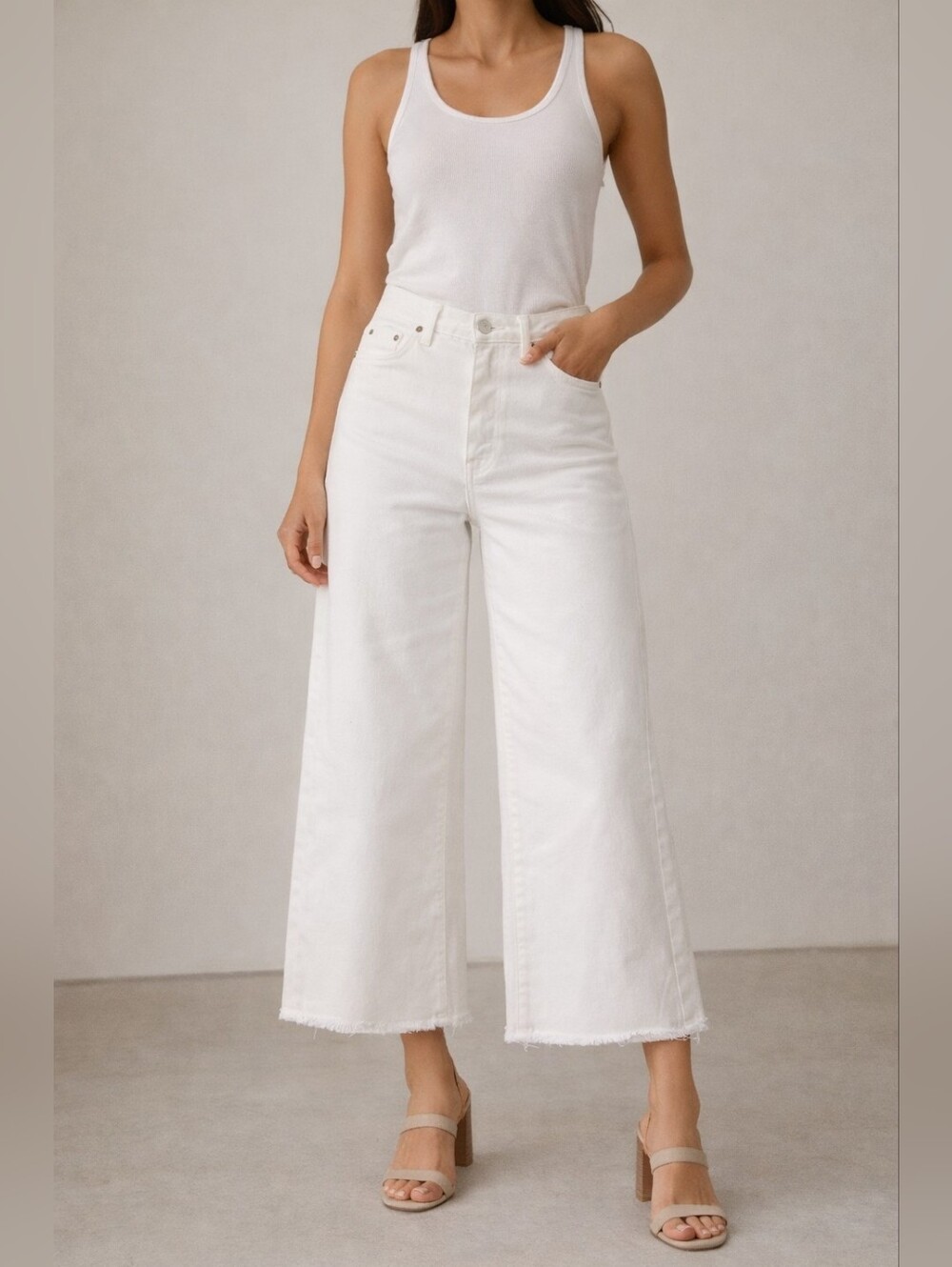 Zara Wide Leg Ankle Cropped Jeans